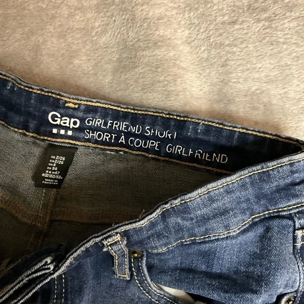 Gap Girlfriend Cuffed Short Size 2/26
